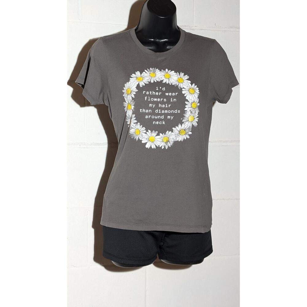 DOE Flowers In My Hair T-Shirt Cotton Graphic Tee Daisies Short Sleeve Medium
